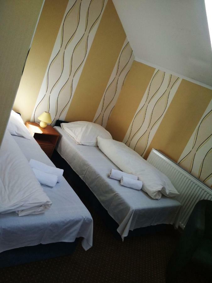 Sawik Dziekanowice Motel Lednogora Exterior photo